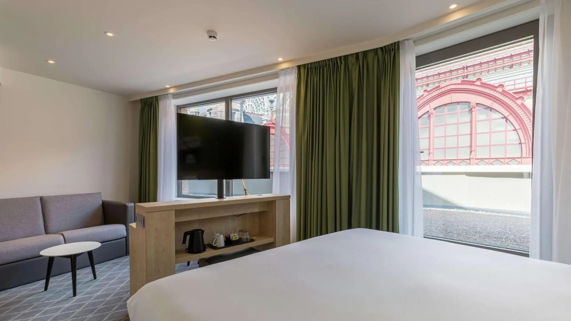 Hotel Hampton By Hilton Antwerp Central Station 3*,