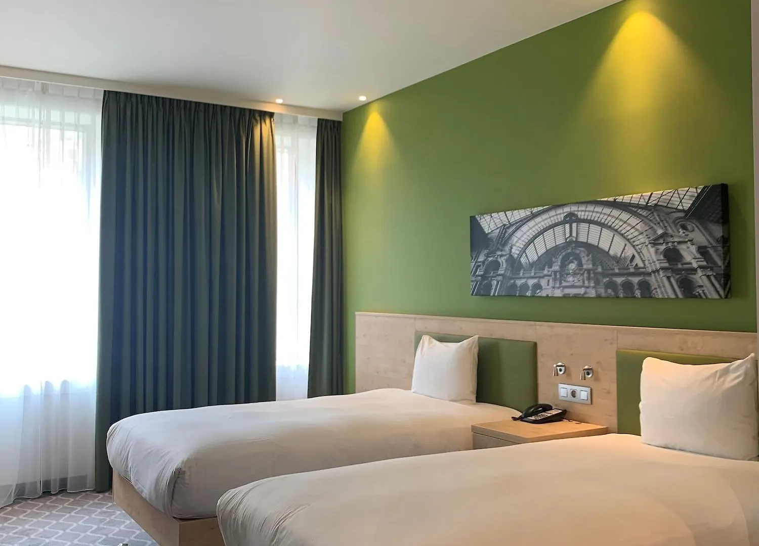 Hampton By Hilton Antwerp Central Station 3*,  Belgien