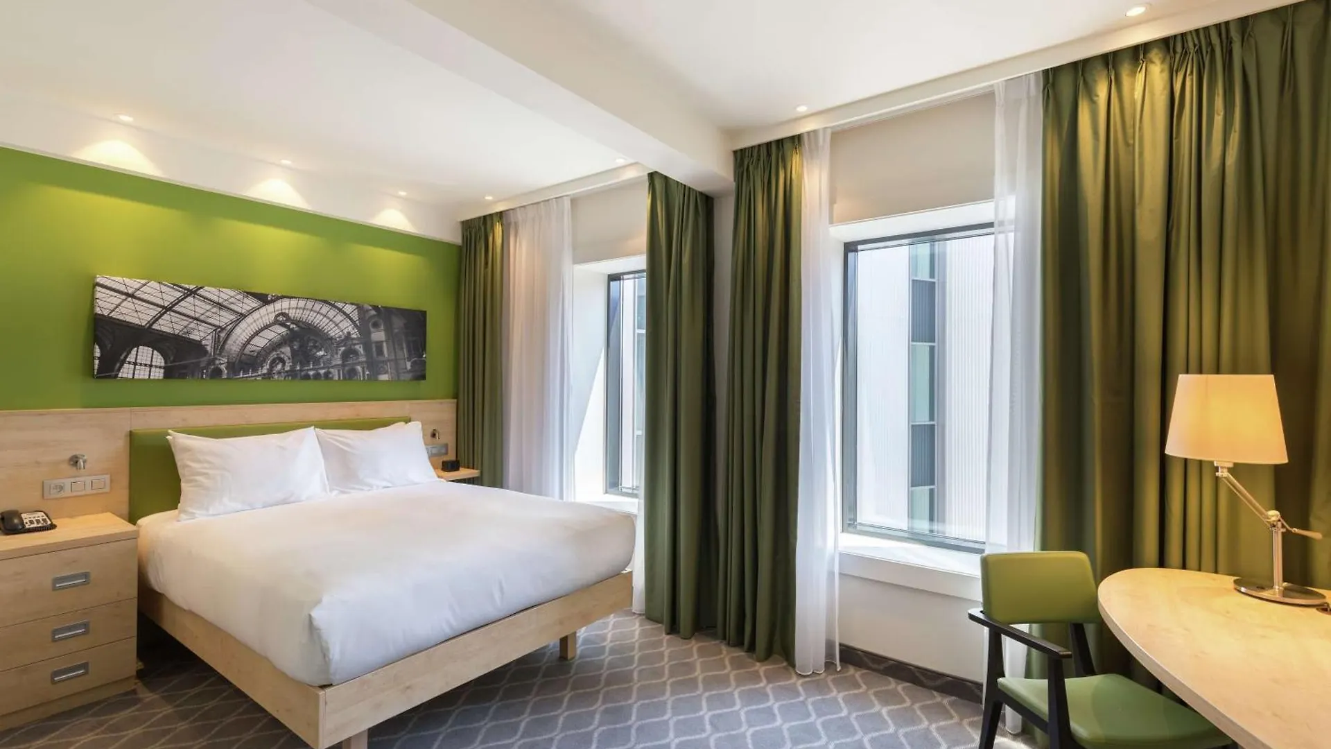 Hampton By Hilton Antwerp Central Station Hotell
