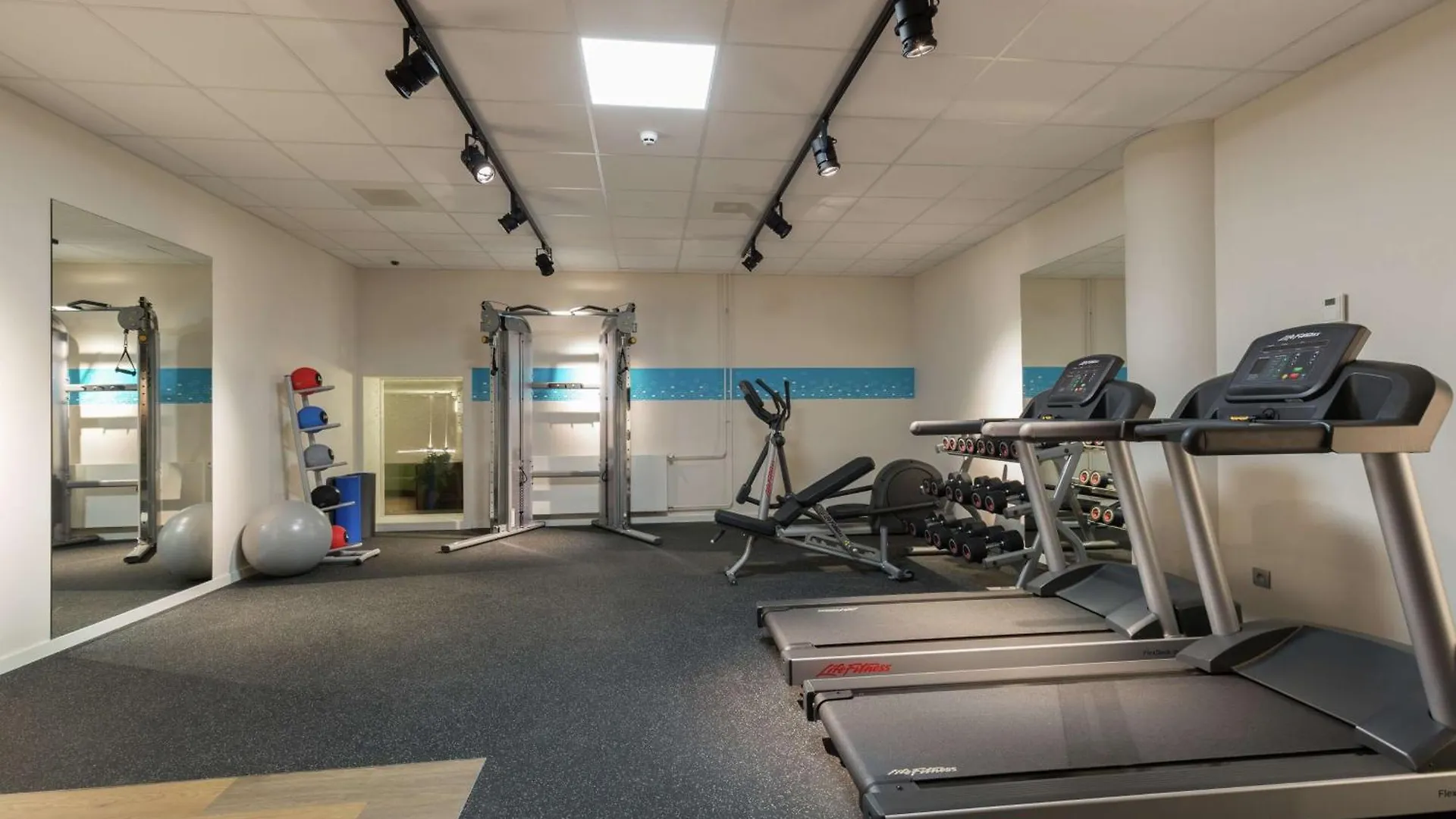 Hotell Hampton By Hilton Antwerp Central Station